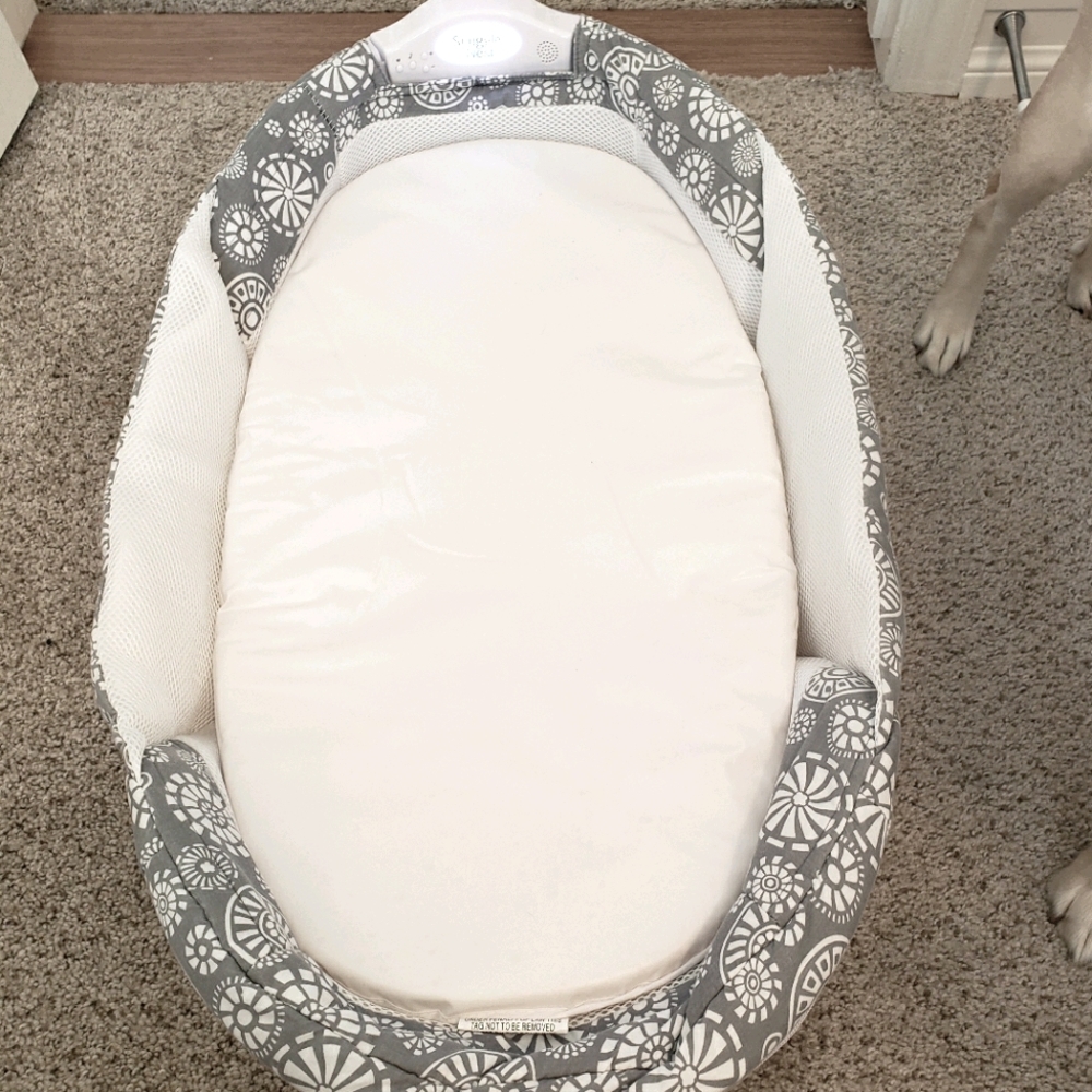 Snuggle nest Co sleeper